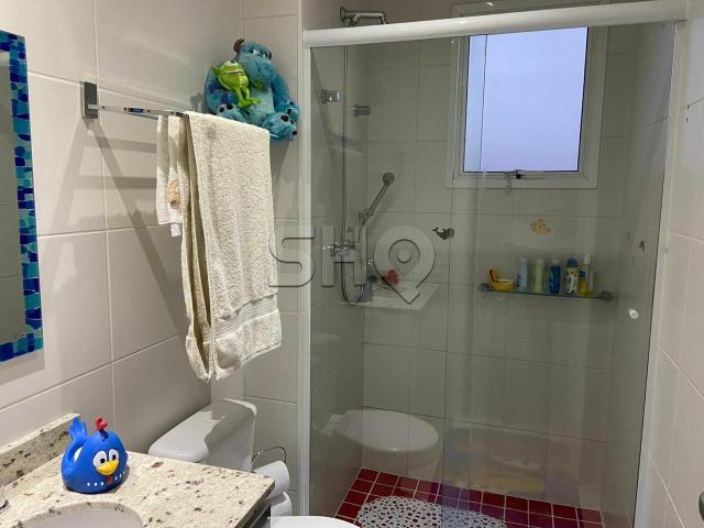 Apartamento na região do Morumbi com 3 dormitórios sendo 3 suítes, 5 banheiros e 4 vagas