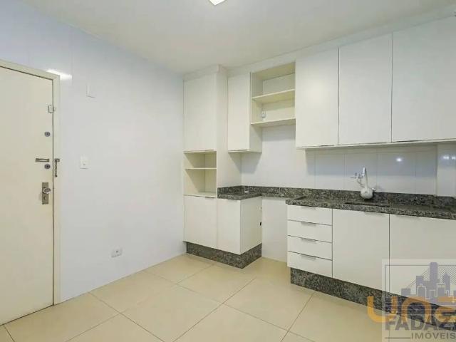 Apartamento na República Argentina Água Verde Curitiba PR, aluguel por R$ 4.000