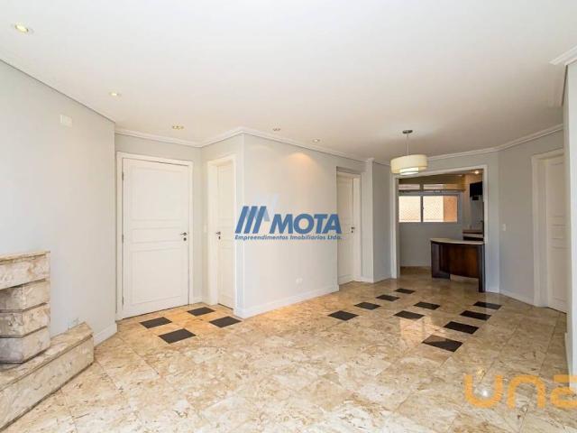 Apartamento na República Argentina Água Verde Curitiba PR, aluguel por R$ 4.900