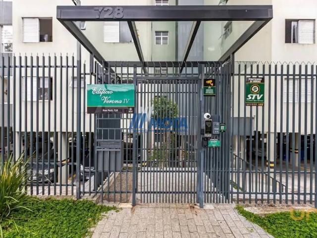 Apartamento na Rio Grande do Sul Água Verde Curitiba PR, aluguel por R$ 2.300