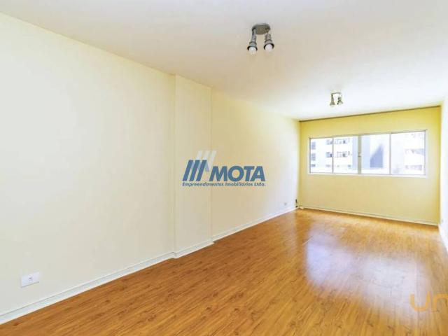 Apartamento na Saint Hilaire Água Verde Curitiba PR, aluguel por R$ 3.200