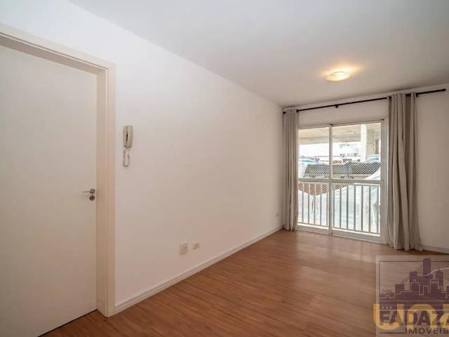 Apartamento na Sete de Setembro Centro Curitiba PR, aluguel por R$ 2.400