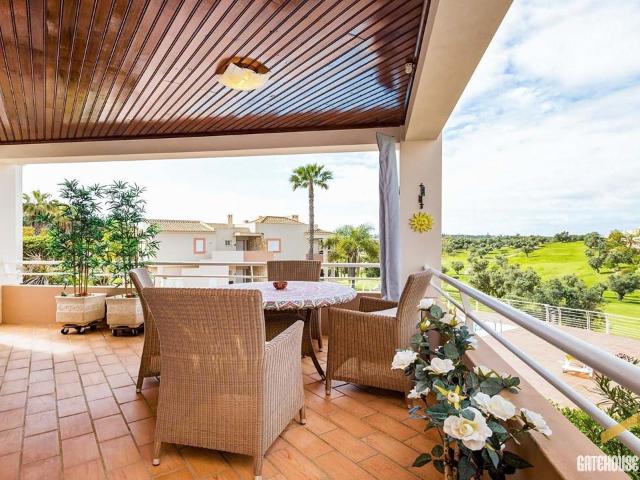 Apartamento no 1º andar com 2 quartos e vista para o golfe e. 110m² Ferragudo
