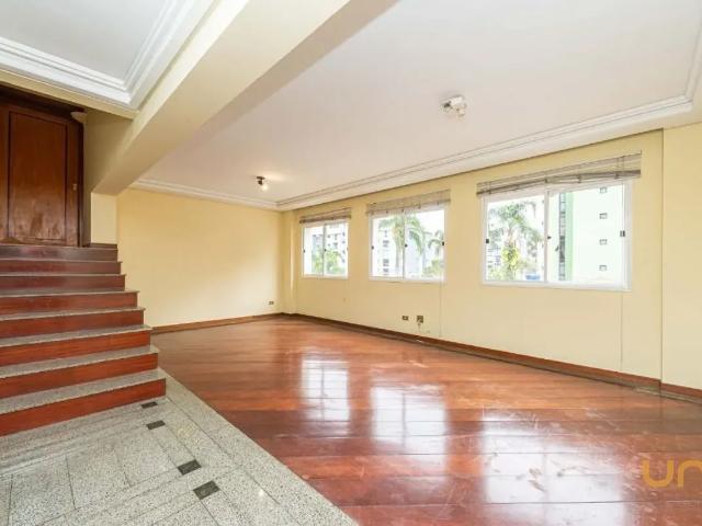 Apartamento no Água Verde de 160 m² com 3 quartos