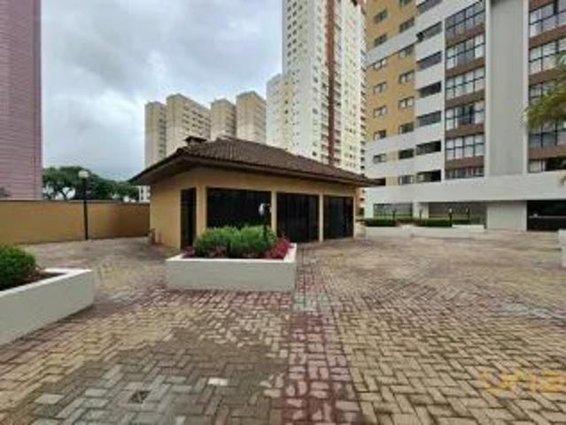 Apartamento no Água Verde de 102.6 m² com 3 quartos