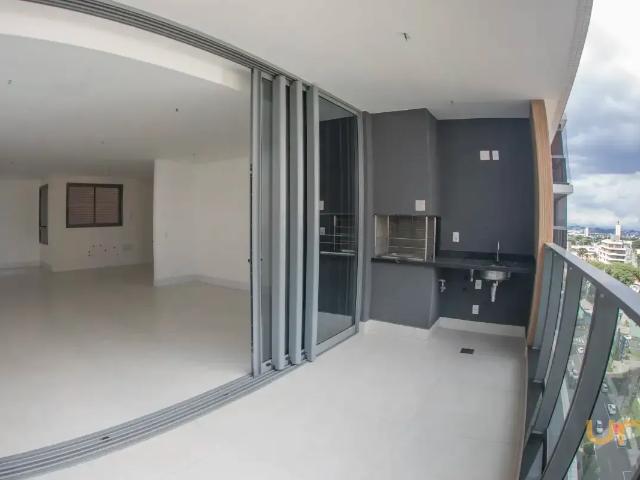Apartamento no Água Verde de 288.14 m² com 3 quartos
