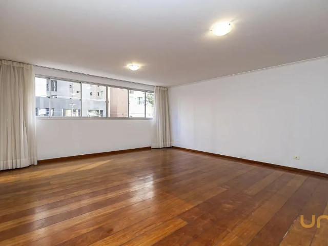 Apartamento no Água Verde de 225.52 m² com 3 quartos