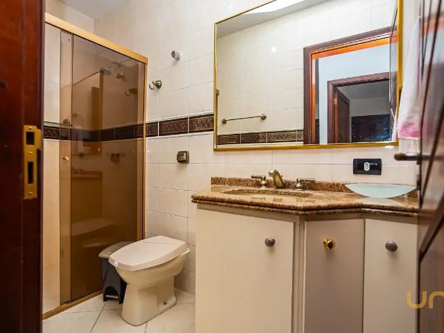 Apartamento no Alto Da Rua Xv de 202 m² com 3 quartos
