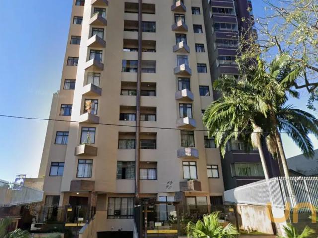 Apartamento no Bacacheri de 206.72 m² com 3 quartos