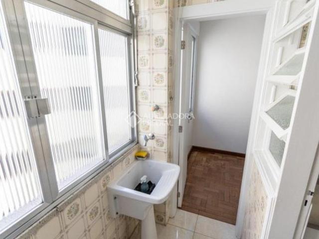 Apartamento no Bairro Higienopolis, 2 Quartos, com Elevador e Garagem Coberta