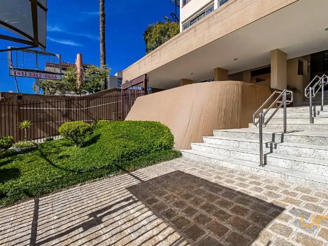 Apartamento no Batel de 222.55 m² com 4 quartos