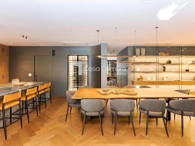 Apartamento no Bigorrilho com 3 suítes e varanda g
