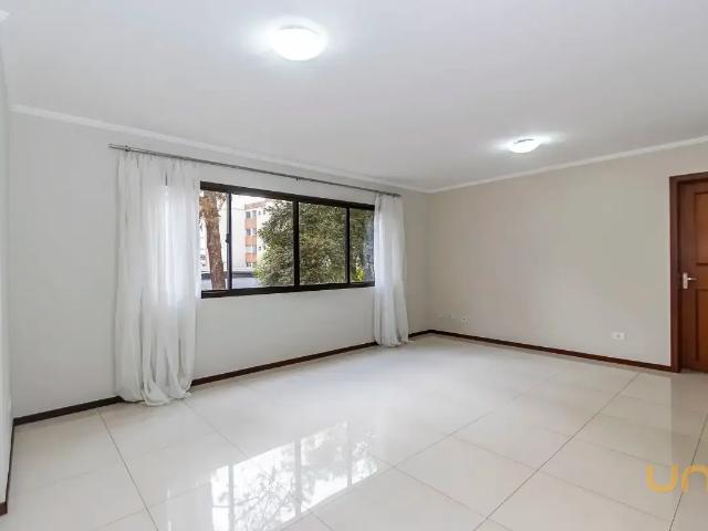 Apartamento no Cabral de 142 m² com 3 quartos