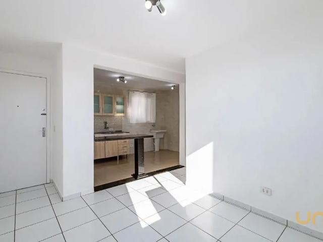 Apartamento no Capão Raso de 56 m² com 3 quartos