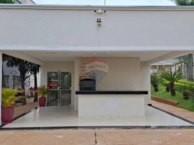 Apartamento no centro com vaga coberta