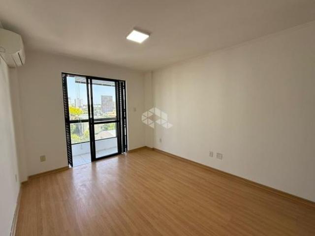 Apartamento no Centro com 03 dormitórios