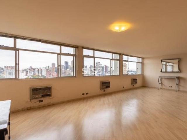 Apartamento no Centro com 4 quartos, 1 suíte, 2 va