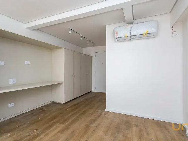 Apartamento no Centro Cívico de 34.8 m² com 1 quarto