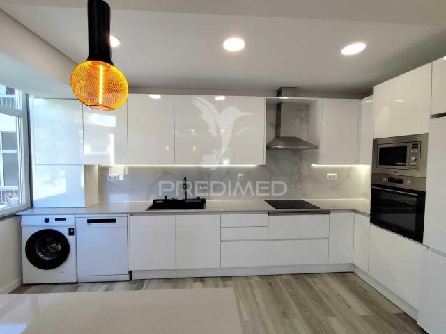 Apartamento no centro de Corroios totalmente remodelado