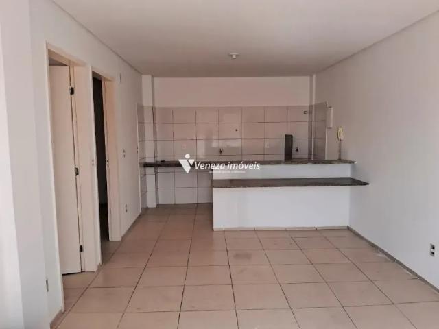Apartamentono Centro com 2 Suítes, Varanda e Garagem | Edifício Maria Teresa