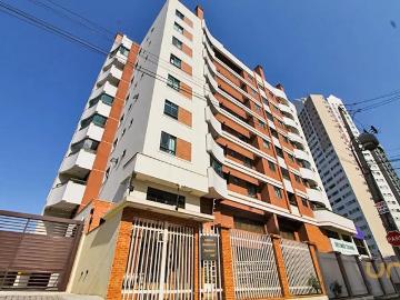 Apartamento no Cristo Rei de 111.7 m² com 2 quartos