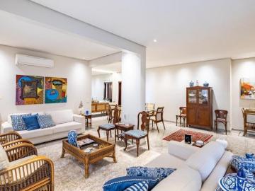 Apartamento no Edifício Heidelberg com 3 suítes, 3 vagas e excelente conservação