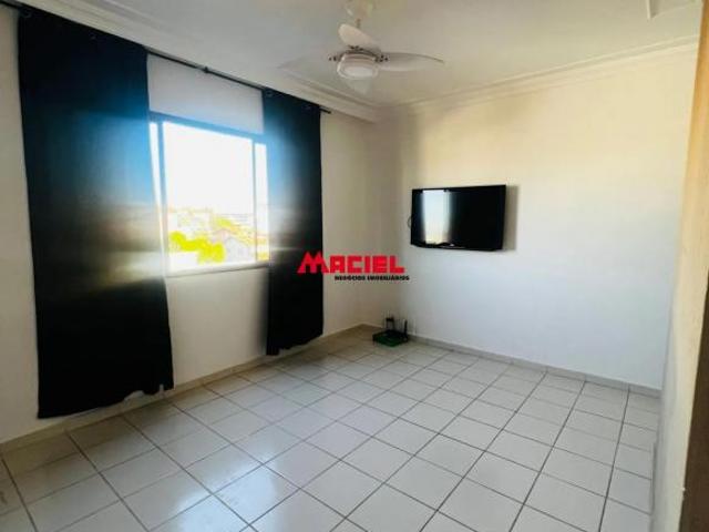 Apartamento no Edifício Jacarandá Jd. das Indústrias