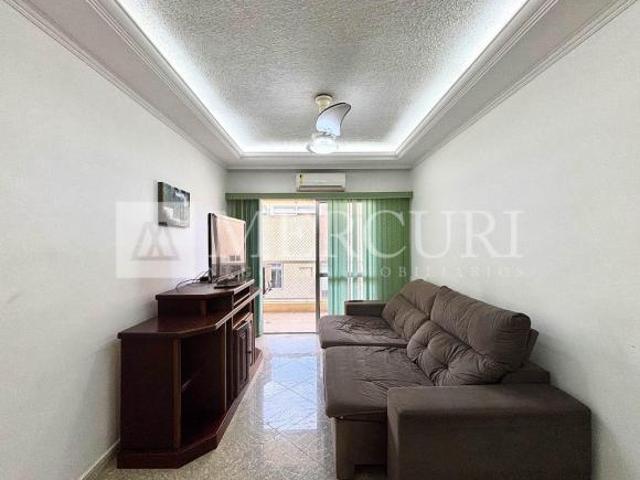 Apartamento no Guarujá, Enseada, 2 Quartos e Sacada Mercuri Imóveis Imobiliária no Guarujá