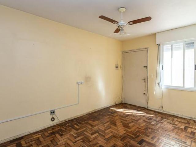 Apartamento no Humaitá de 2 dormitórios DESOCUPADO