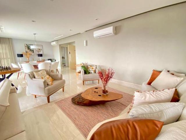 Apartamento no Jardim das Colinas com 4 suítes 245m² Paesaggio
