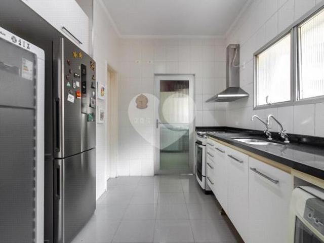 Apartamento no Jardim Paulista, 4 dormitórios, 4 suítes, 6 banheiros e 3 vagas