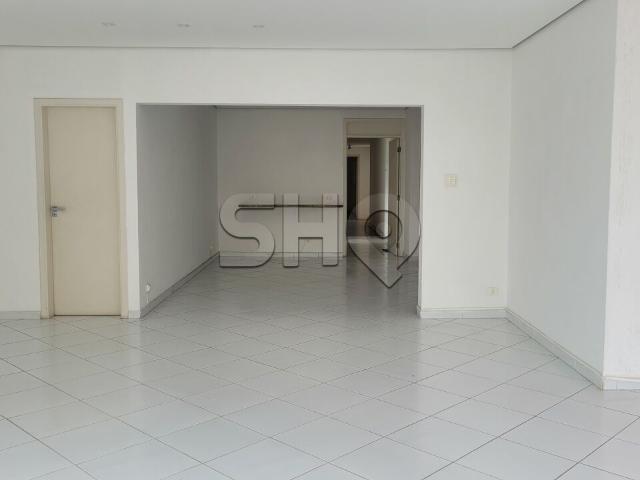 Apartamento no Jardim Paulista com 3 dormitórios