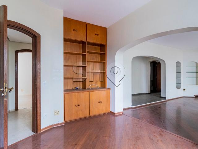 Apartamento no Jardim Paulista com 3 dormitórios e 3 vagas