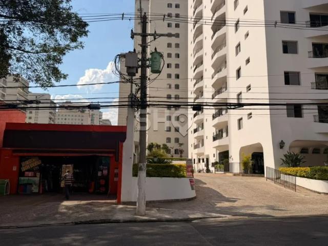 Apartamento no Jardins para locação com 2 dormitórios e 2 vagas