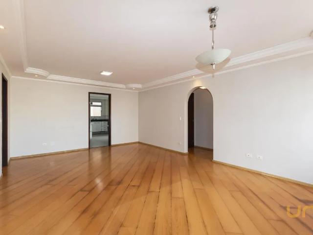 Apartamento no Juvevê de 183.66 m² com 4 quartos