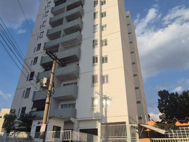 Apartamento no Leste Universitário