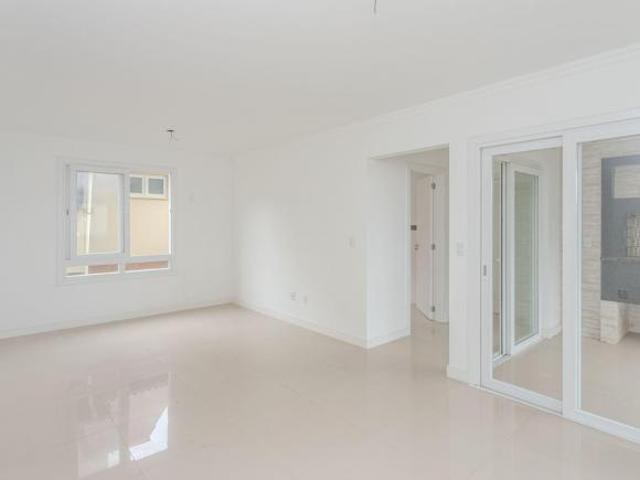 Apartamento no Menino Deus de 3 dormitórios e 2 vagas DESOCUPADO