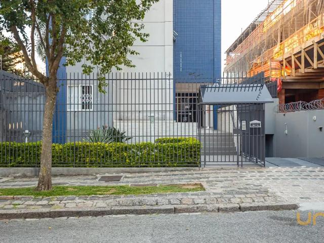 Apartamento no Mercês de 106.11 m² com 2 quartos