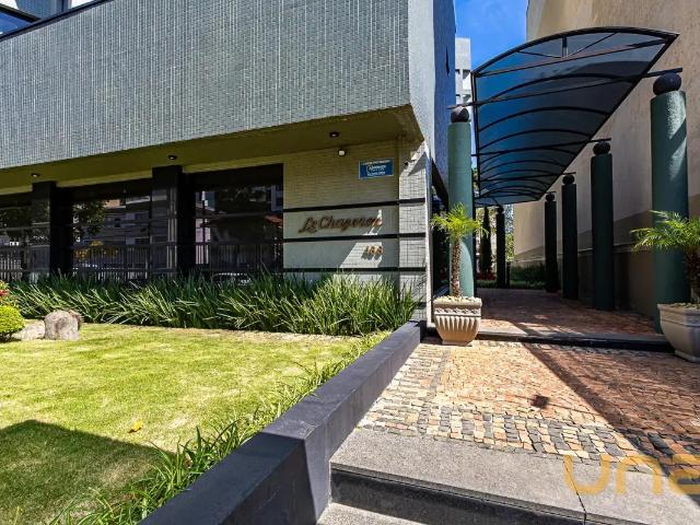 Apartamento no Mercês de 260.31 m² com 5 quartos