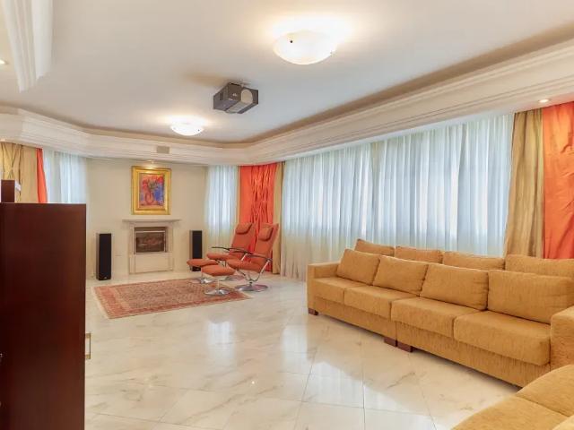 Apartamento no Mossunguê de 322.45 m² com 3 quartos