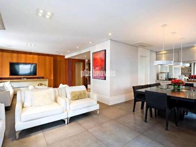 APARTAMENTO NO PARAÍSO