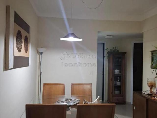 Apartamento no Parque Estoril com 03 dormitórios e 02 vagas de garagem