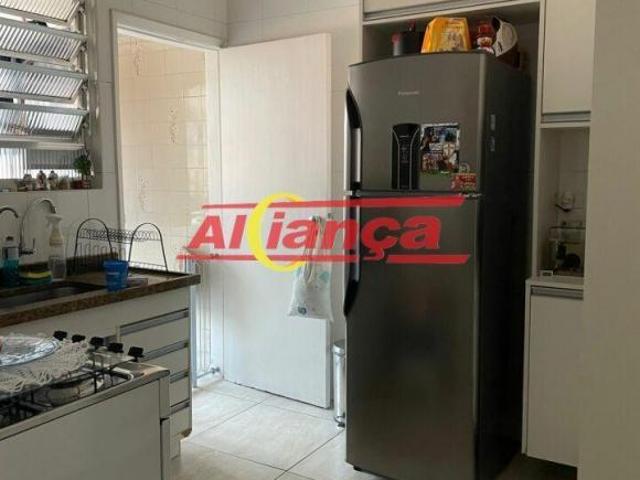 apartamento no Parque Novo Mundo, todo reformado com piso em porcelanato