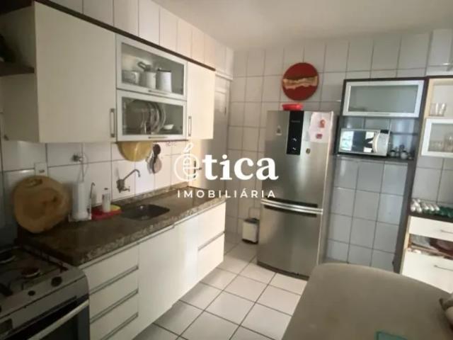 Apartamento no Renascença com 137m² e 3 quartos sendo 1 suíte e 2 semi
