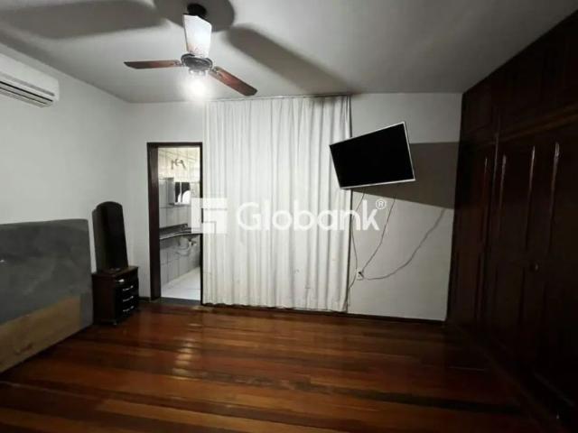 Apartamento no segundo pavimento Mobiliado no bairro Vila Guilhermina em Montes Claros MG