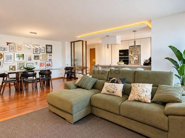 Apartamento, Nogueira e Silva Escura