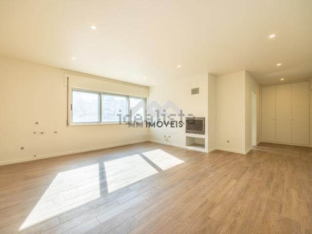 Apartamento, Nogueira e Silva Escura