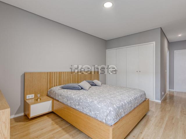 Apartamento, Nogueira e Silva Escura