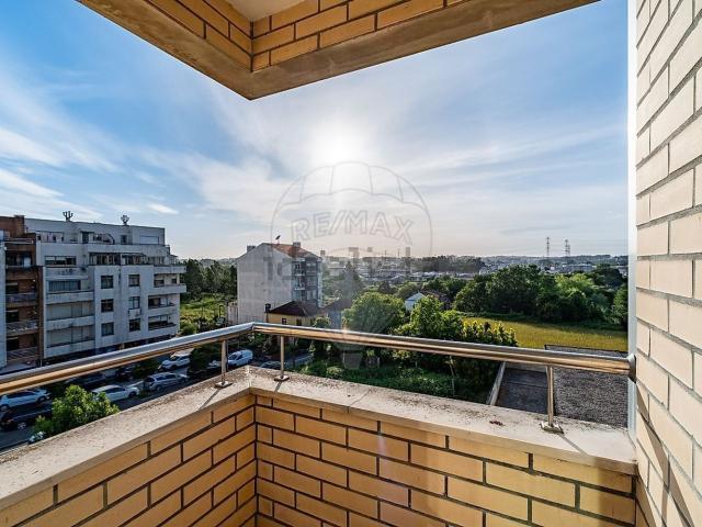 Apartamento, Nogueira e Silva Escura