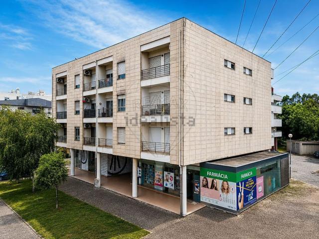 Apartamento, Nogueira e Silva Escura
